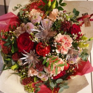 Bouquet rond "Scintillante Douceur de Noël"